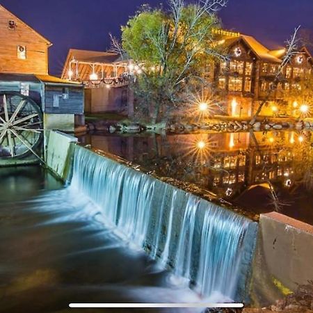 Luxury Condo In The Heart Of Pigeon Forge Extérieur photo